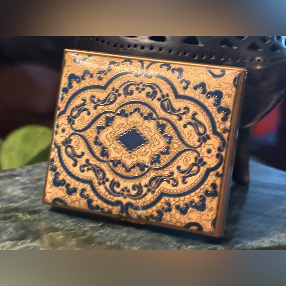 Vintage Rare KIGU Of London Compact • Mid Century Gold Blue Powder Case - Picture 15 of 15